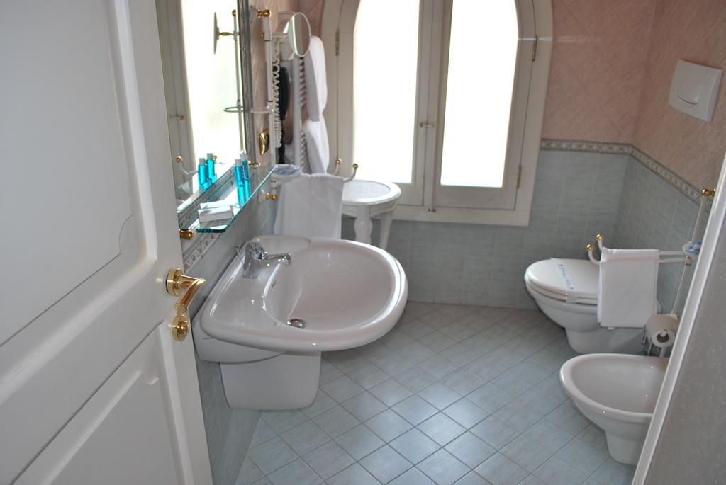 Palazzo Sottile Meninni - Classic Rooms Experience Гравина ин Пулия Екстериор снимка