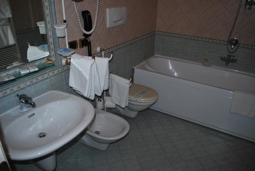 Palazzo Sottile Meninni - Classic Rooms Experience Гравина ин Пулия Екстериор снимка