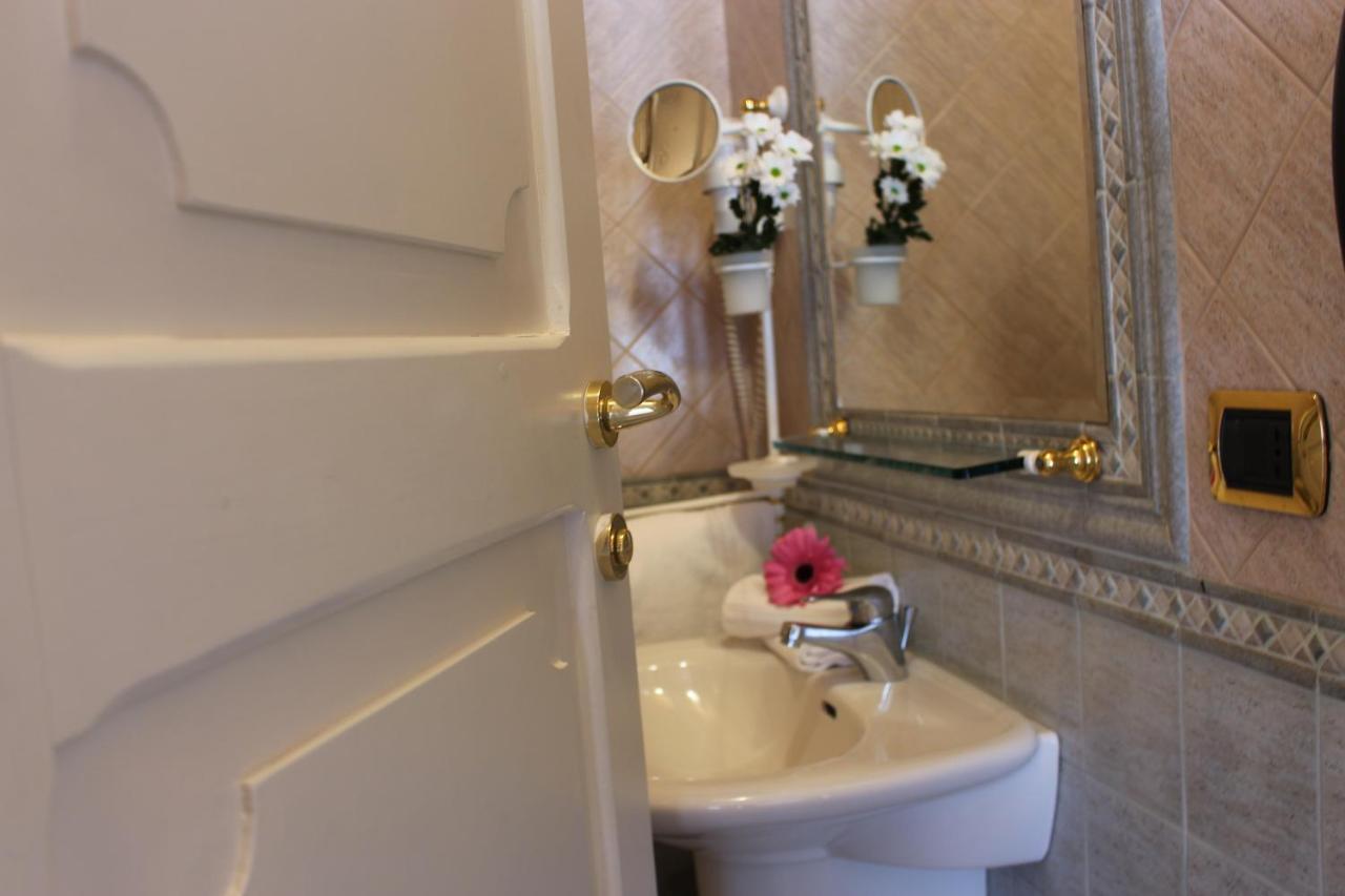 Palazzo Sottile Meninni - Classic Rooms Experience Гравина ин Пулия Екстериор снимка