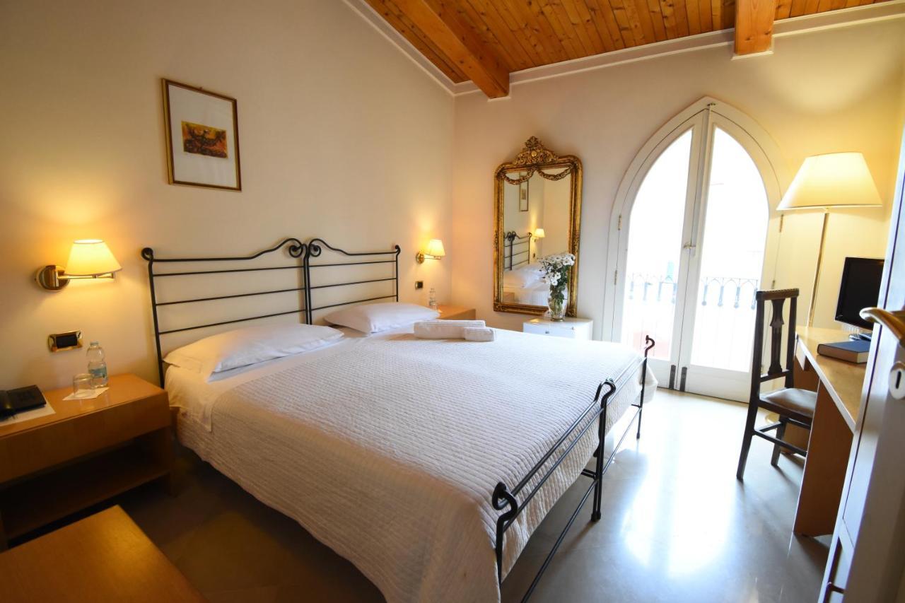 Palazzo Sottile Meninni - Classic Rooms Experience Гравина ин Пулия Екстериор снимка